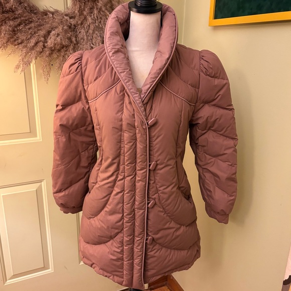Vintage Jackets & Blazers - VINTAGE Mauve Duck Down Puffer Coat size S